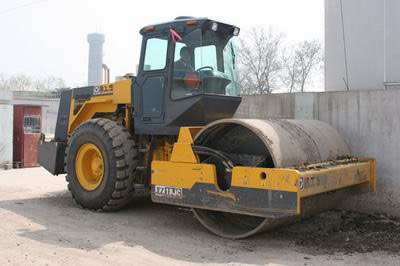 壓路(lù)機(jī) road roller