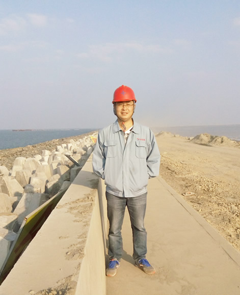 【人(rén)物(wù)志(zhì)】敬業(yè)之楷模：曹德躍經理(lǐ)