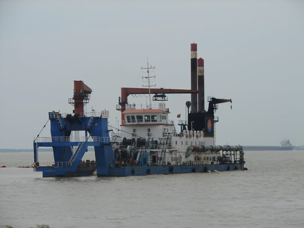 江蘇海(hǎi)新船(chuán)務重工(gōng)有(yǒu)限公司船(chuán)塢臨時(shí)圍堰拆除